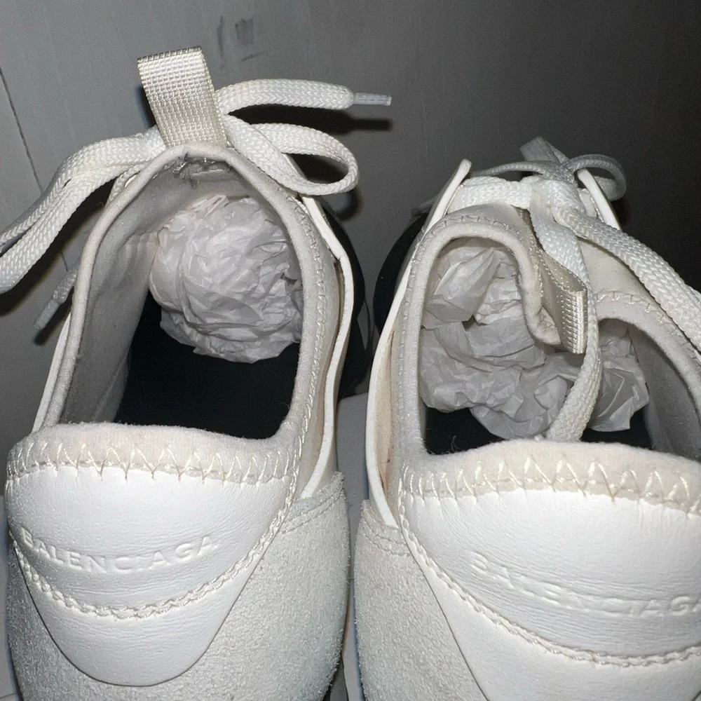 Balenciaga blancnoir white